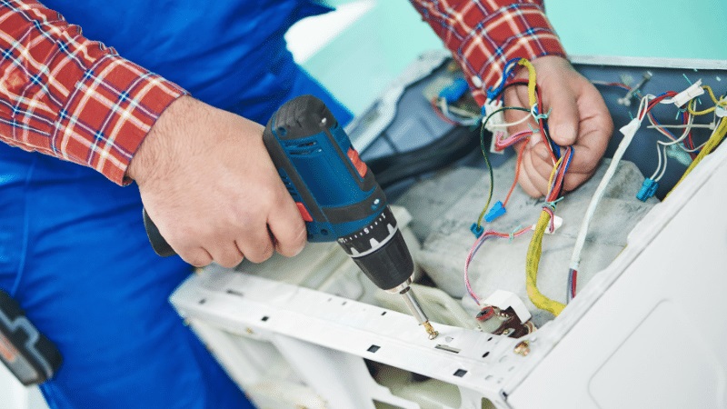 İzmit Arçelik Arçelik çamaşır makinesi kart tamiri – Su almama arızası orijinal parça ile giderildi. - Teknik servis örneği